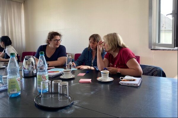 Elke Pilger, Kita Immergrün e.V.; Sandra Palmer und Renate Jungen, Kita Bitzer Schlümpfe e.V.