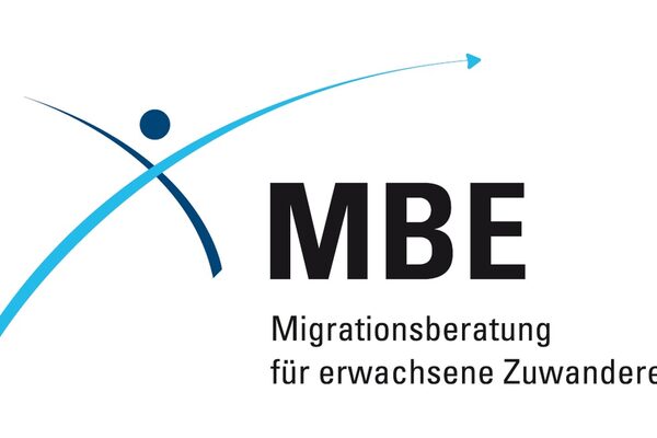 Logo des bundesweiten Programmes Migrationsberatung für erwachsene Zuwanderer.
