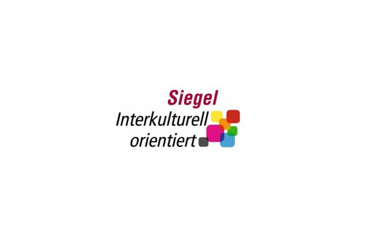 Logo des Siegels interkulturell orientiert.