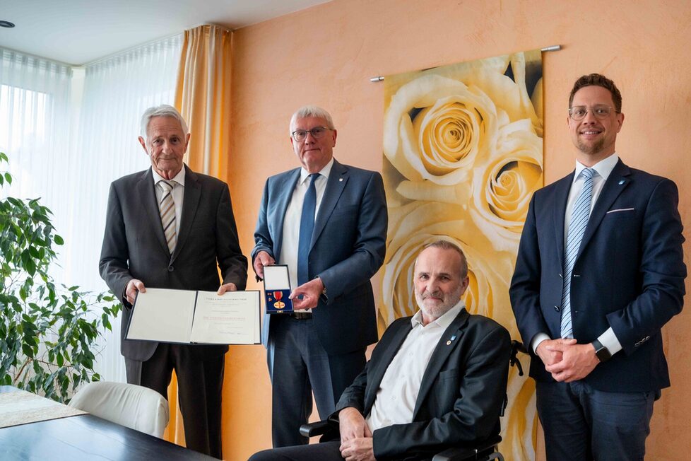 Bundesverdienstmedaille für Wolfgang Kündgen aus Wachtberg