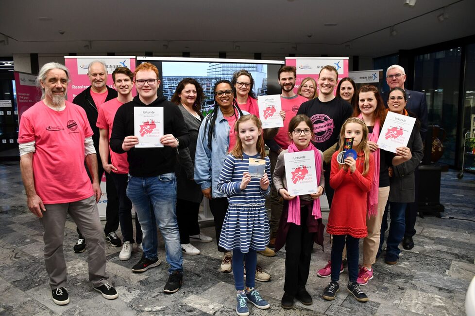 Pink gegen Rassismus